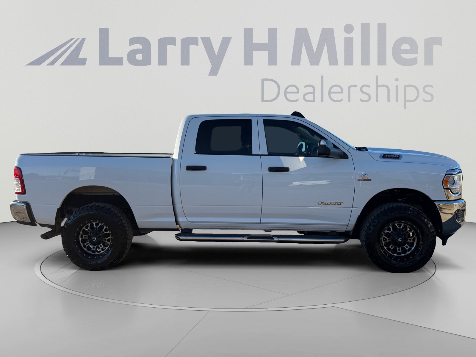 Used 2020 RAM 3500 Tradesman w/ Chrome Appearance Group AWD/4WD image 6