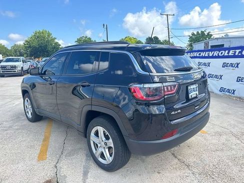 Used 2023 Jeep Compass Latitude AWD/4WD image 16