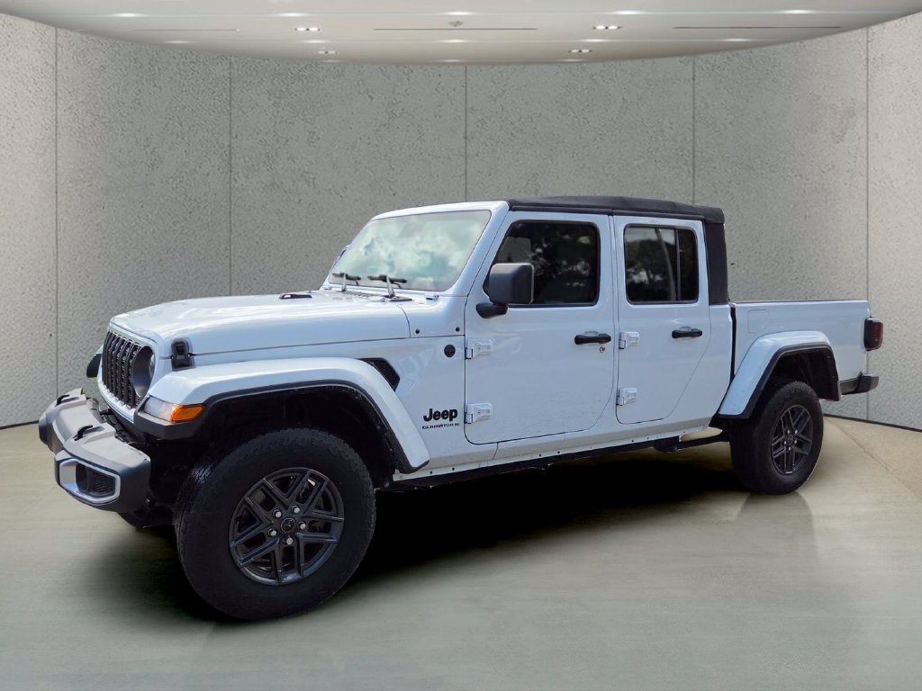 Used 2024 Jeep Gladiator Sport AWD/4WD image 11