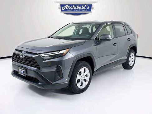 Used 2025 Toyota RAV4 LE AWD/4WD image 3
