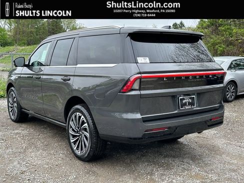 New 2025 Lincoln Navigator Black Label AWD/4WD image 32