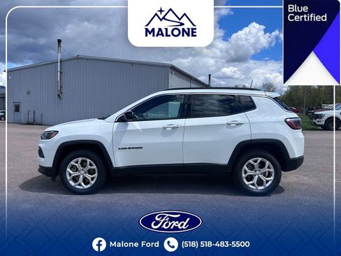 Used 2024 Jeep Compass Latitude AWD/4WD image 2