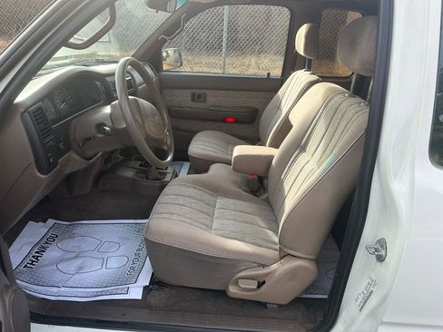Used 1998 Toyota Tacoma 4x4 Xtracab V6 image 9