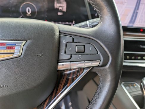 Used 2023 Cadillac Escalade Premium Luxury AWD/4WD image 24
