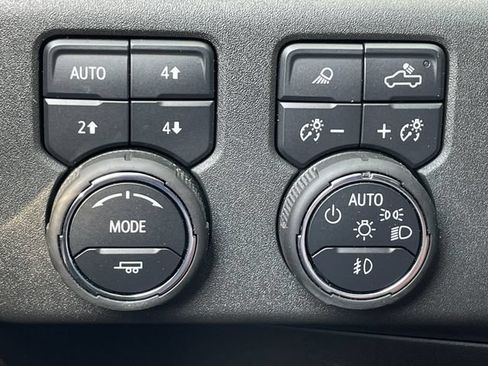 Used 2025 Chevrolet Silverado 1500 LTZ w/ LTZ Premium Texas Edition AWD/4WD image 21