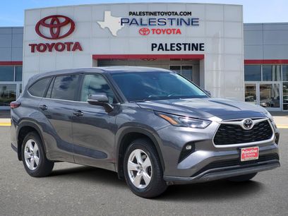 Used 2024 Toyota Highlander LE