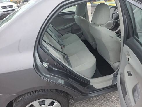 Used 2013 Toyota Corolla L FWD image 18
