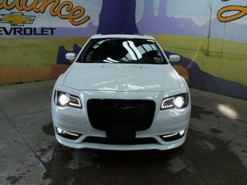 Used 2023 Chrysler 300 Touring L w/ Popular Equipment Group image 7