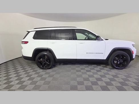 Used 2023 Jeep Grand Cherokee L Laredo RWD image 36