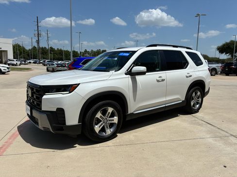 Certified 2026 Honda Pilot EX-L image 3