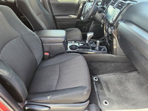 Used 2021 Toyota 4Runner TRD Off-Road AWD/4WD image 14