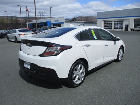 Used 2016 Chevrolet Volt Premier w/ Driver Confidence Package image 5