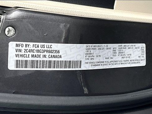 Used 2023 Chrysler Pacifica Touring-L image 34