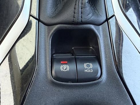 Used 2021 Toyota Corolla XLE w/ Carpet Mat Package (TMS) image 21