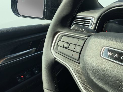 Used 2024 Jeep Wagoneer Series II w/ Flexible Seating Group image 85