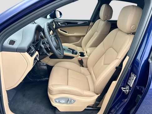 Used 2026 Porsche Macan AWD/4WD image 5