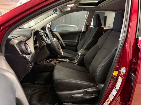 Used 2018 Toyota RAV4 XLE w/ Plus Extra Value Package image 15