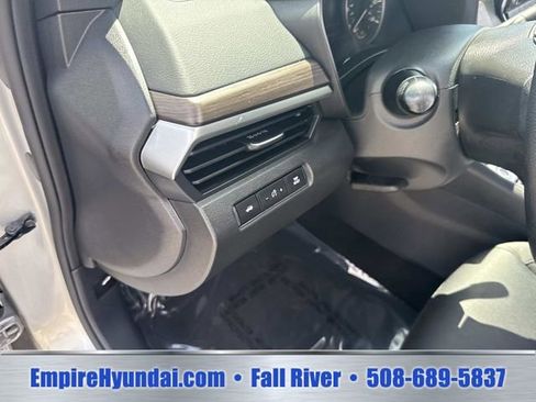 Used 2024 Nissan Altima 2.5 SV FWD image 21