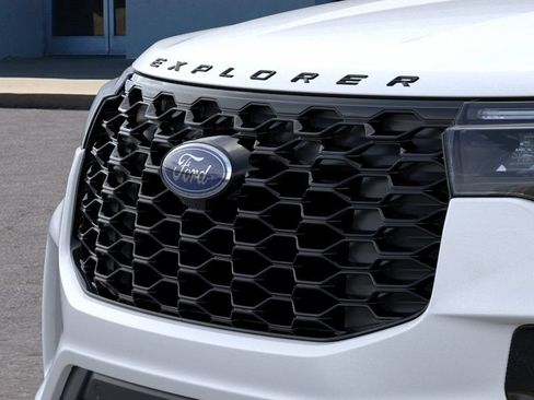 New 2026 Ford Explorer ST-Line w/ ST-Line Street Pack AWD/4WD image 17