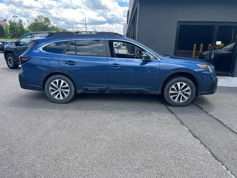 Used 2020 Subaru Outback Premium w/ Popular Package #1 AWD/4WD image 2