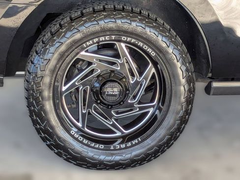 Used 2019 Ford Expedition Limited w/ Equipment Group 301A image 11