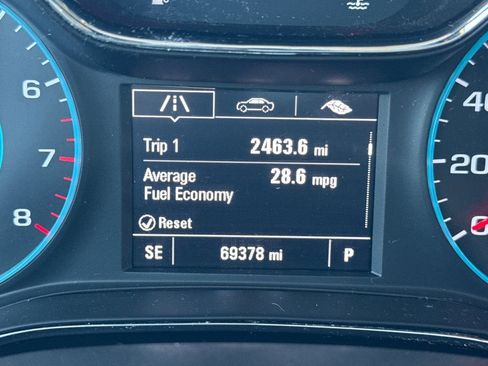 Used 2017 Chevrolet Cruze LT w/ Convenience Package FWD image 24