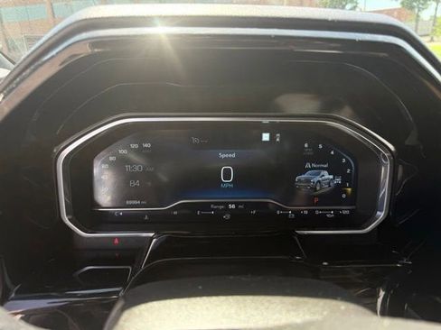 Used 2023 Chevrolet Silverado 1500 High Country AWD/4WD image 16