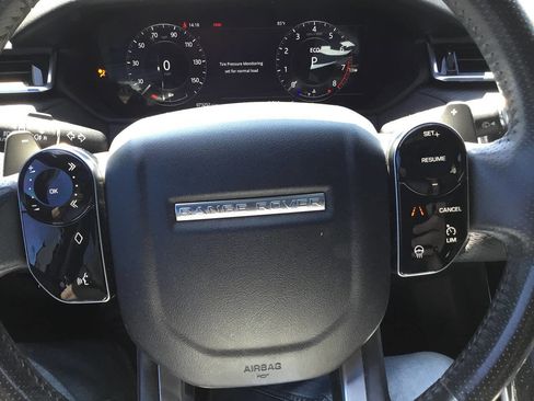 Used 2018 Land Rover Range Rover Velar S image 29