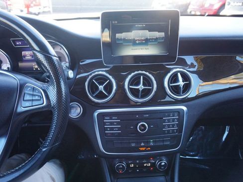 Used 2016 Mercedes-Benz GLA 250 image 29