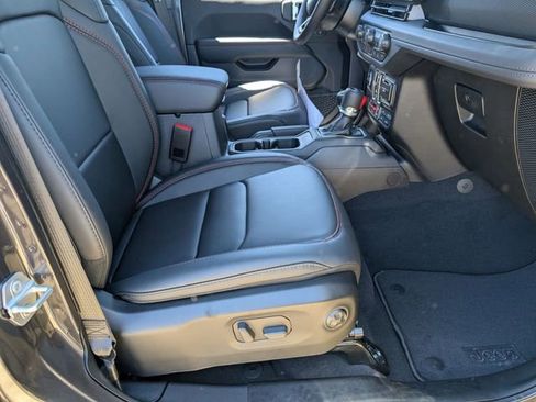 New 2026 Jeep Wrangler Unlimited Rubicon AWD/4WD image 30