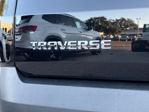 Used 2023 Chevrolet Traverse LS image 11
