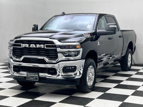 New 2026 RAM 2500 Big Horn AWD/4WD image 4