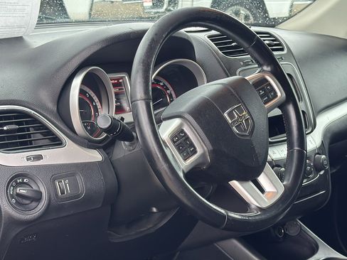 Used 2018 Dodge Journey SE w/ Popular Equipment Group image 10