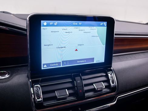 Used 2019 Lincoln Navigator Reserve AWD/4WD image 25