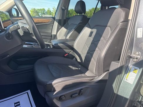 Used 2024 Volkswagen Atlas SE AWD/4WD image 15