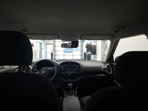 Used 2020 Kia Soul S image 9