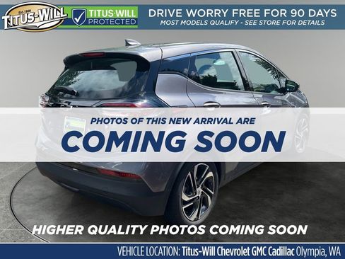 Used 2023 Chevrolet Bolt LT w/ Infotainment Package FWD image 4