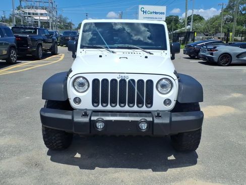 Used 2017 Jeep Wrangler Unlimited Rubicon w/ Connectivity Group AWD/4WD image 2