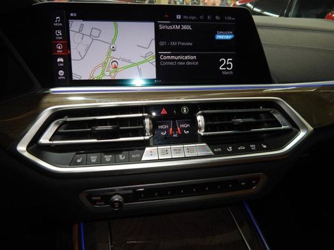 Used 2021 BMW X5 xDrive40i w/ M Sport Package image 23