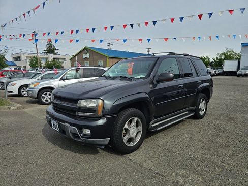 Used 2005 Chevrolet TrailBlazer LT w/ Luxury Package AWD/4WD image 3