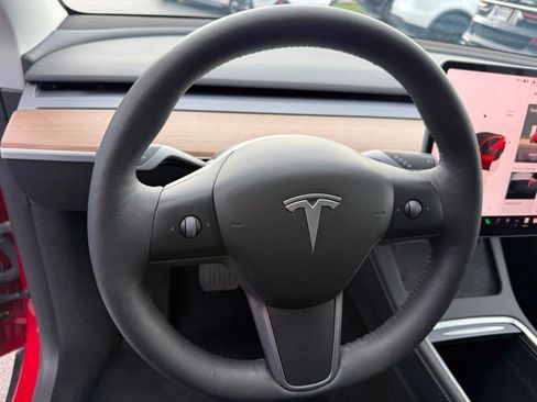 Used 2023 Tesla Model Y AWD image 10