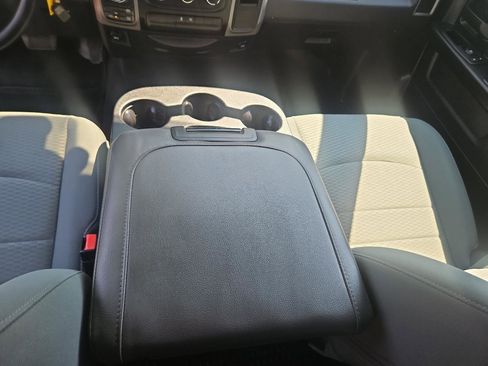 Used 2017 RAM 1500 Express AWD/4WD image 25
