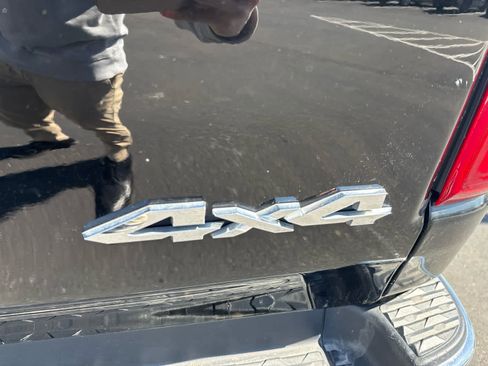 Used 2024 RAM 1500 Laramie image 12