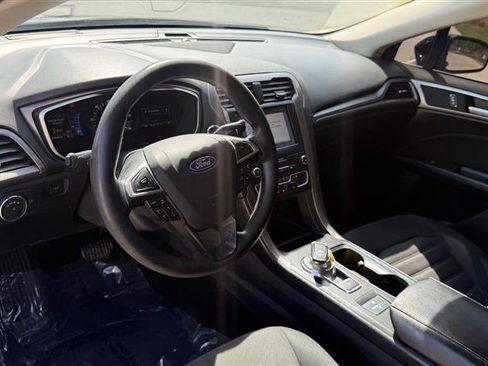 Used 2019 Ford Fusion SE image 14