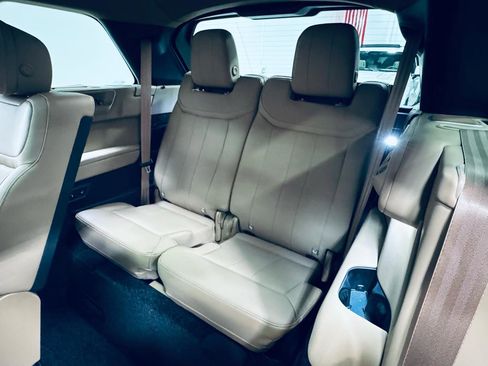 Used 2025 Land Rover Range Rover Long Wheelbase SE image 36