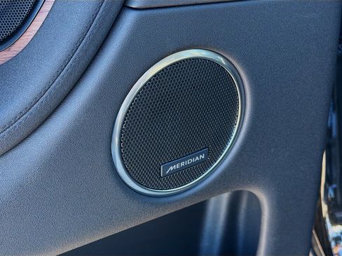 Used 2025 Land Rover Discovery Sport S image 24