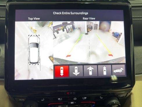 Used 2024 Jeep Grand Cherokee Limited w/ Luxury Tech Group II image 35