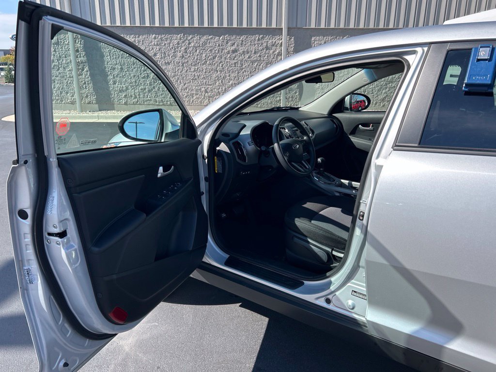 Used 2016 Kia Sportage LX AWD/4WD image 9