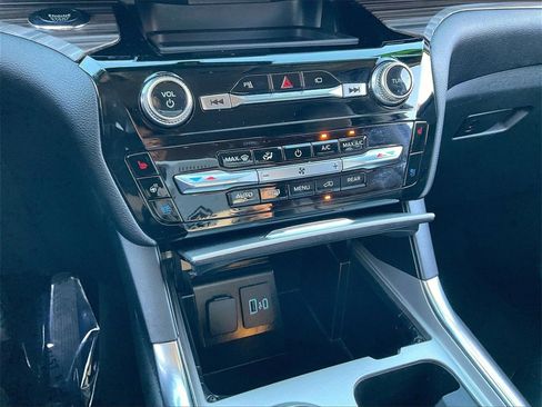 Used 2023 Ford Explorer Limited w/ Equipment Group 301A image 25