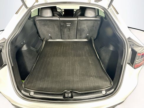 Used 2022 Tesla Model Y Long Range AWD/4WD image 26